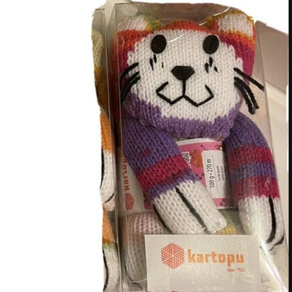 KARTOPU ZAMBAK Knitting Knit Kids Cat Scarf YARN Craft Kit NEW NIB - Picture 4 of 9